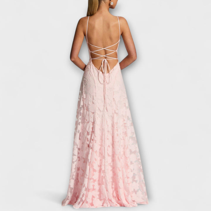 Kairi - Vestido Maxi Estiloso con Encaje Floral y Tirantes de Espagueti