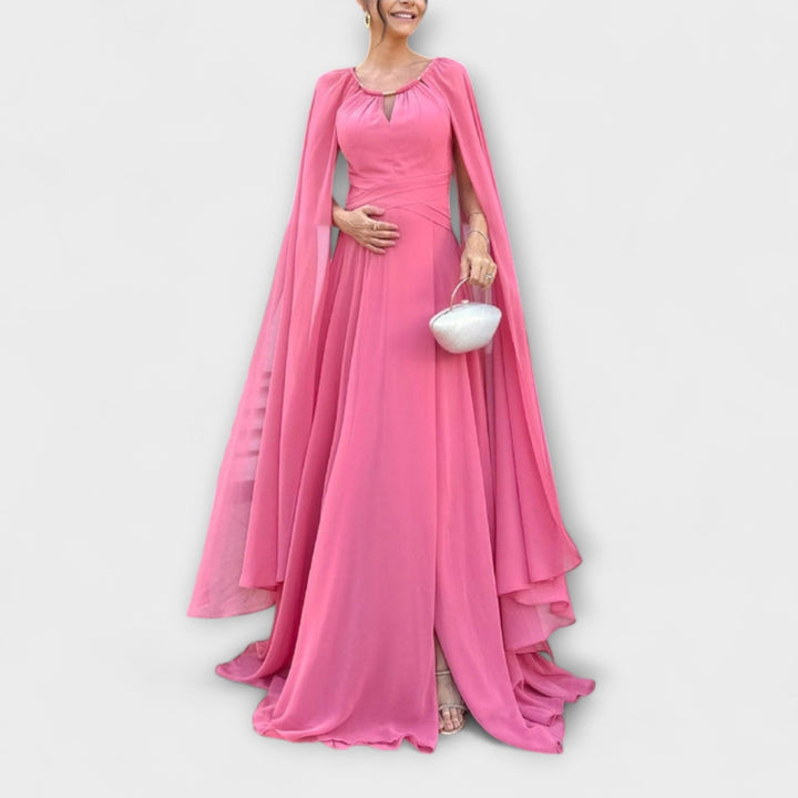 Mabel - Elegantes vestido maxi con capa y alto slit