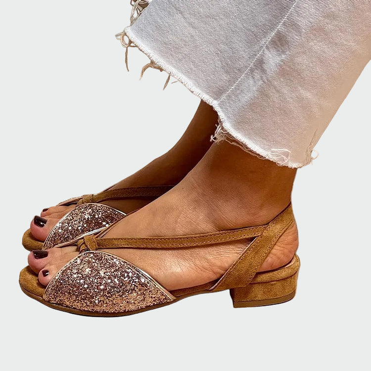 Věnceslava Irresistible Sandalia Baja con Detalles Claros