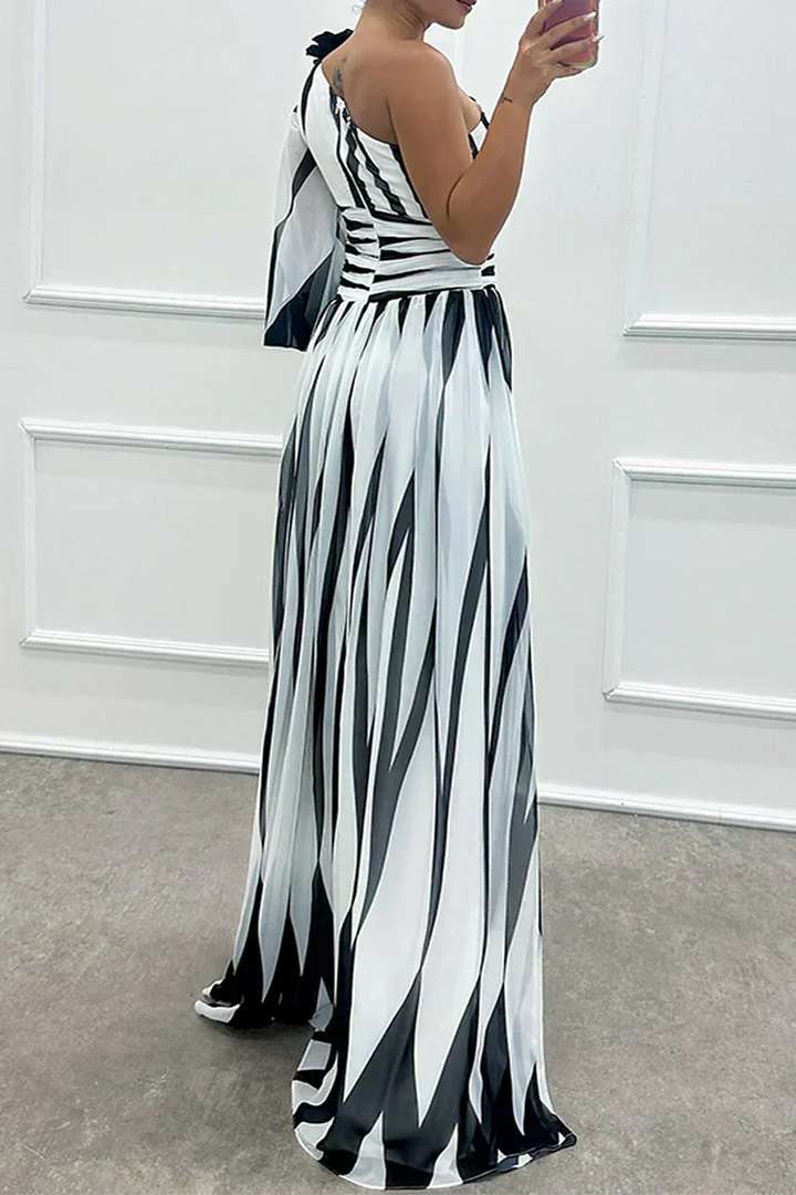 Hazel™ | Vestido Maxi Elegante a Rayas con Hombro al Descubierto