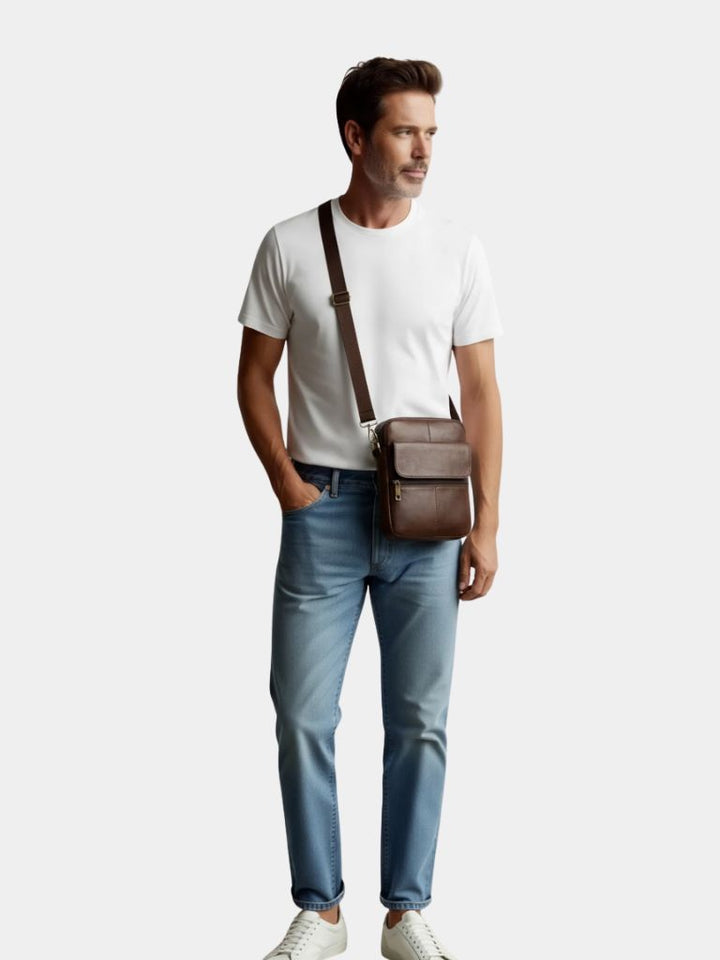 Bolso de Hombro Esencial de Cuero