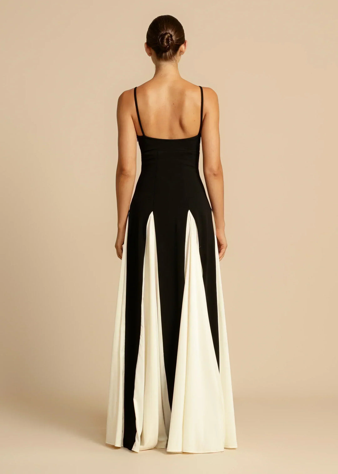 Oshrit™ | Vestido Maxi Elegante con Volantes