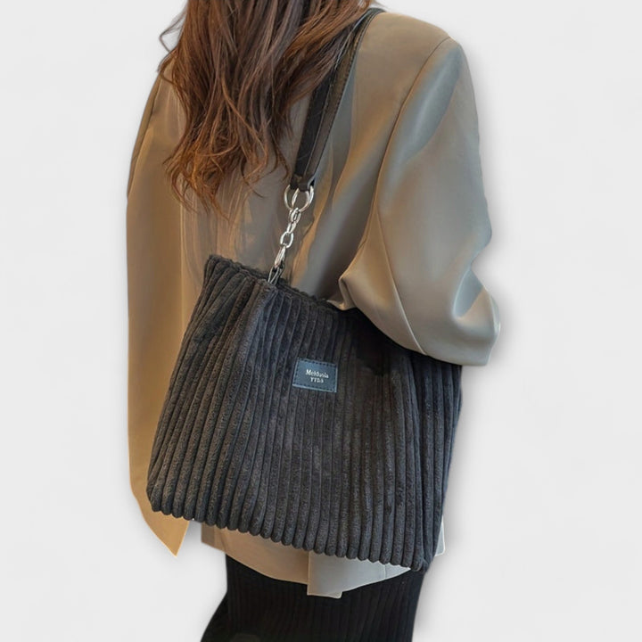 Cécile. - Bolsa de hombro de terciopelo suave