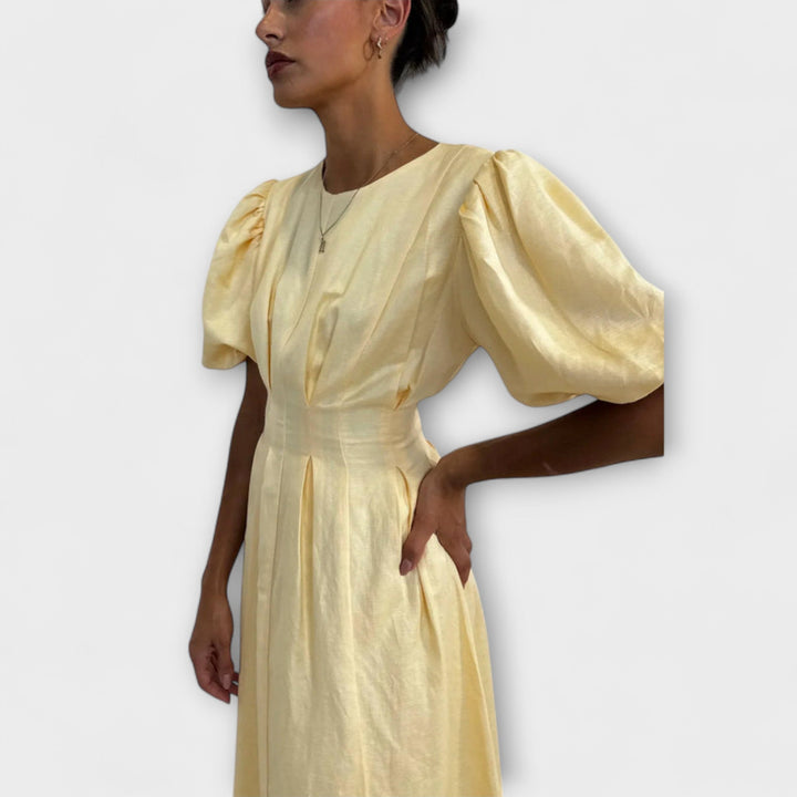 Josephine - Maxi vestido en color amarillo mantequilla con diseño transpirable