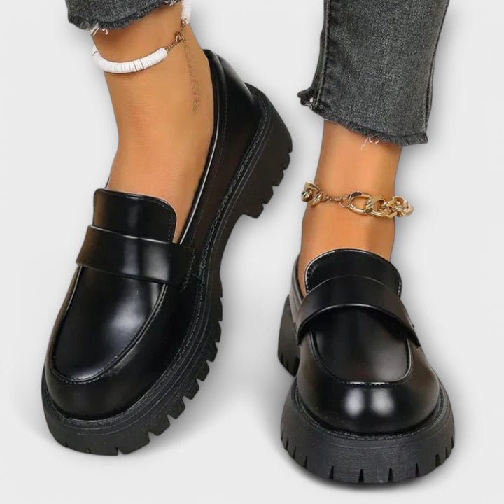 Mocasines de mujer con diseño ortopédico y tacones de satén