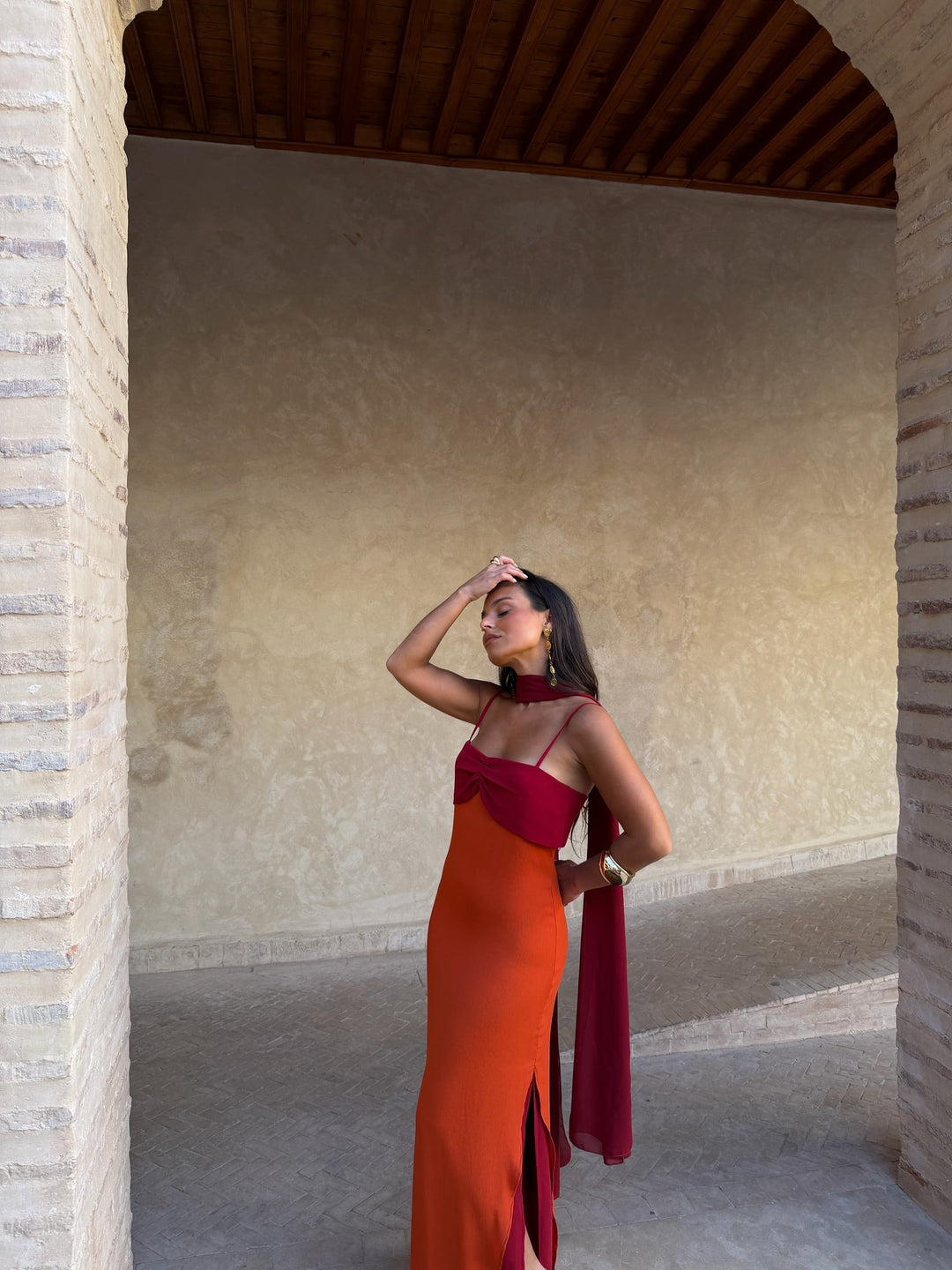 Zahara / Vestido en naranja y rojo