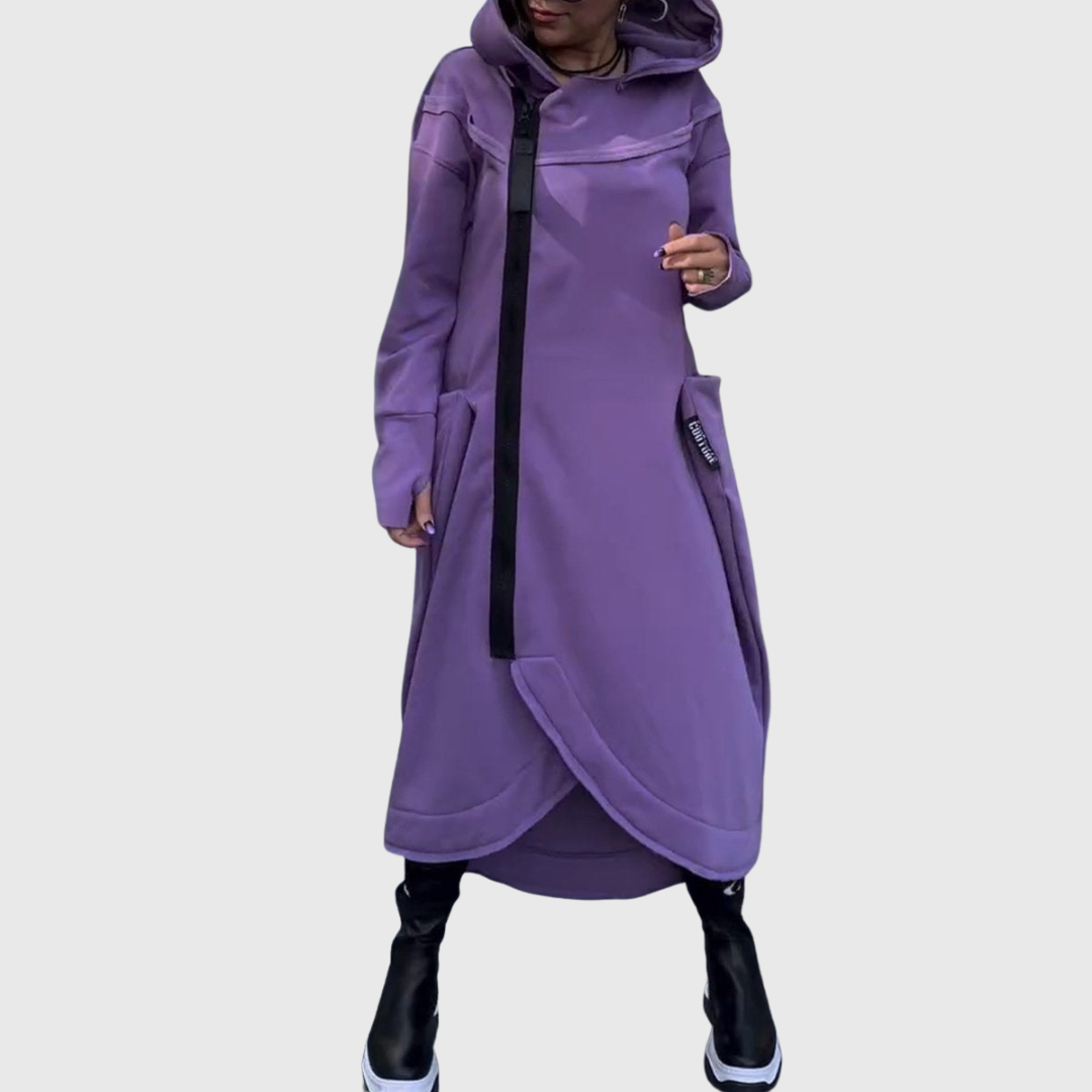 Adriana – Chaqueta asimétrica con capucha y estilo