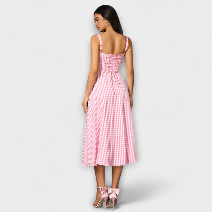 Nádež - Falda corta rosa con detalle de abertura