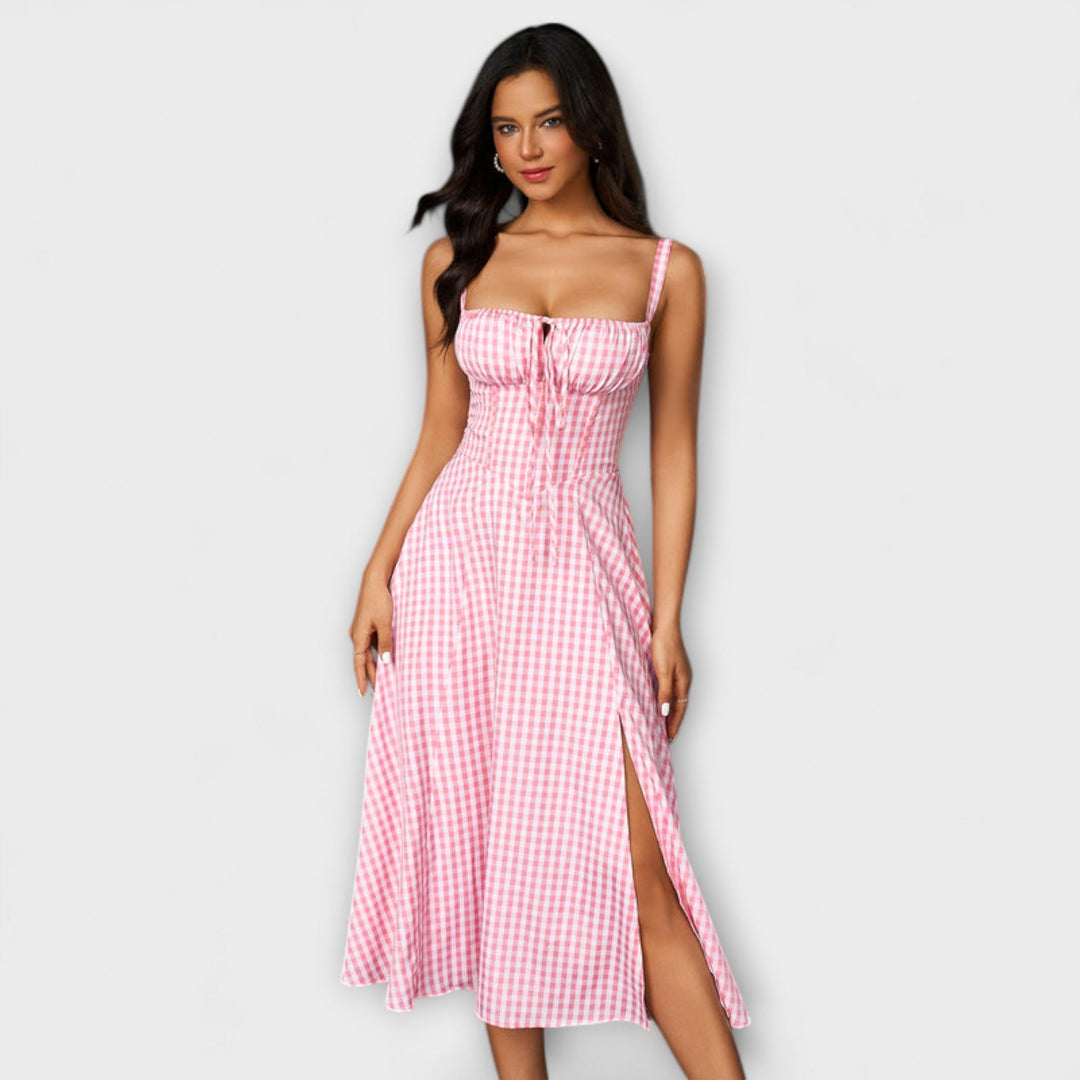 Nádež - Falda corta rosa con detalle de abertura
