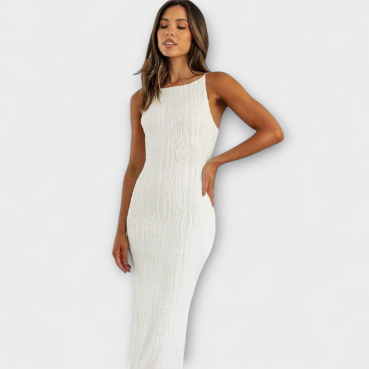 Vestido maxi sin mangas elegante con fruncidos