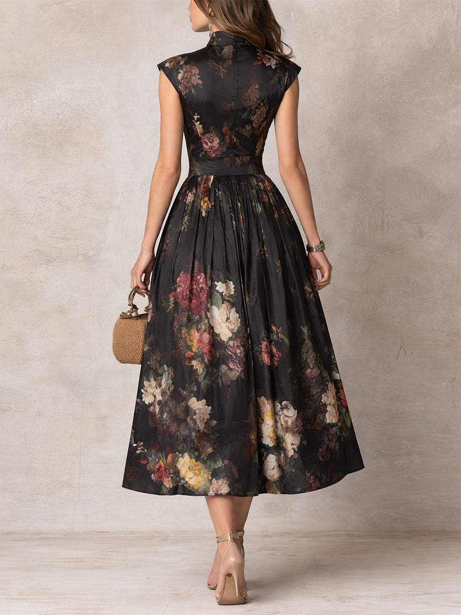 Violetta | Vestido Midi Negro de Satén Plisado con Flores y Escote en Llave