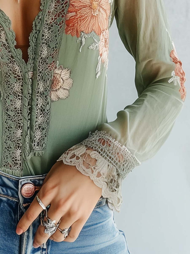 Rocío · Blusa floral bohemia con encaje
