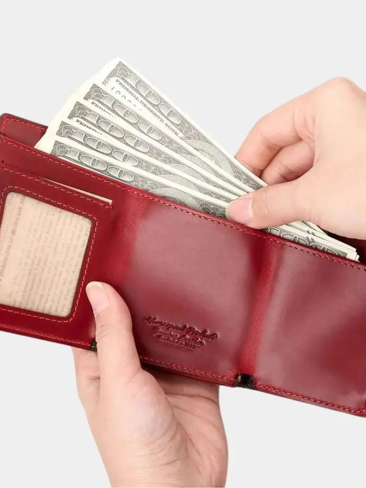 Antifraude: Cartera Magnética de Cuero con Diseño de Cruz y Corona