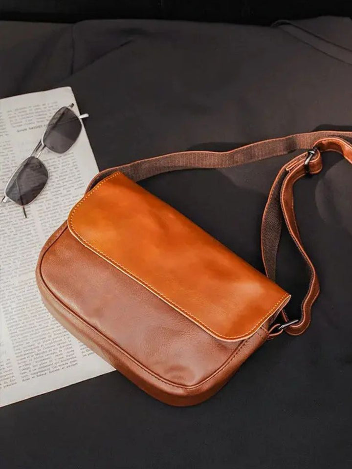 Bolso de Hombro Esencial de Cuero de Milán