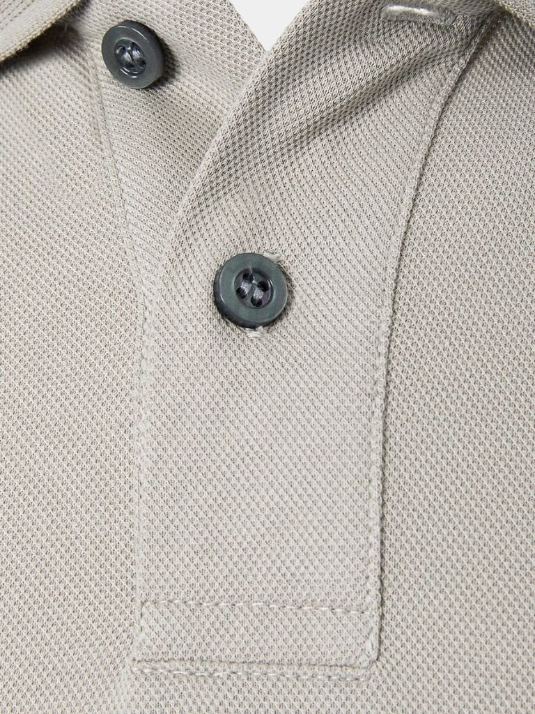 Polo in Urban Fog