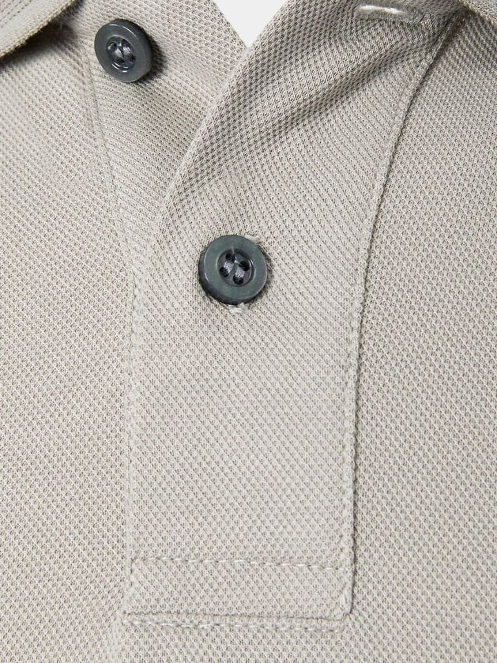 Polo in Urban Fog
