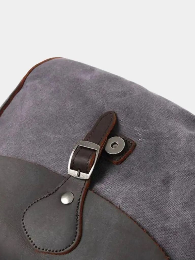 Windsor Messenger Bag